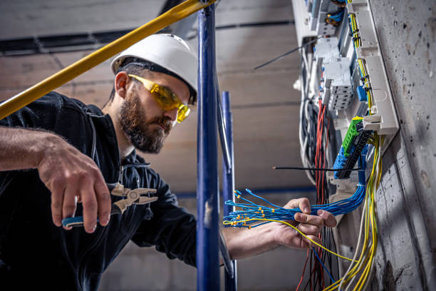 Best Emergency Electrical Repair  in Hondo, TX